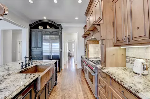 Kitchen - 6950 Kettering Ln, Suwanee, GA 30024 photo 6 of 8