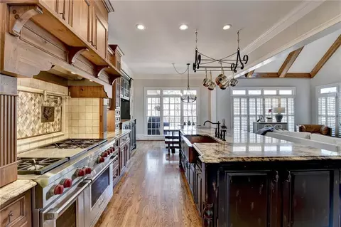 Kitchen - 6950 Kettering Ln, Suwanee, GA 30024 photo 4 of 8