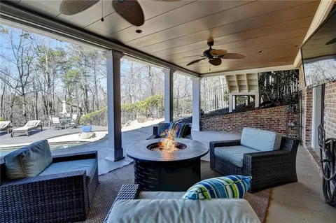 Exterior - 6950 Kettering Ln, Suwanee, GA 30024 photo 7 of 16