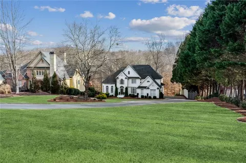8625 Anchor On Lanier Ct, Gainesville, GA 30506