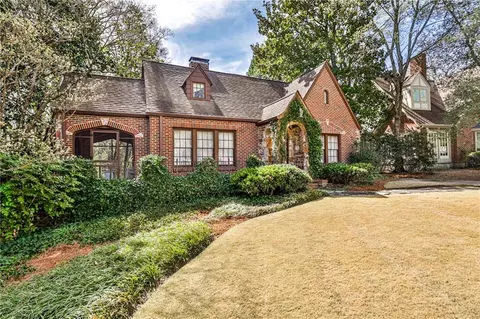 3555 Kingsboro Rd NE, Atlanta, GA 30319