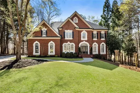 325 Lake Bend Ct, Milton, GA 30004