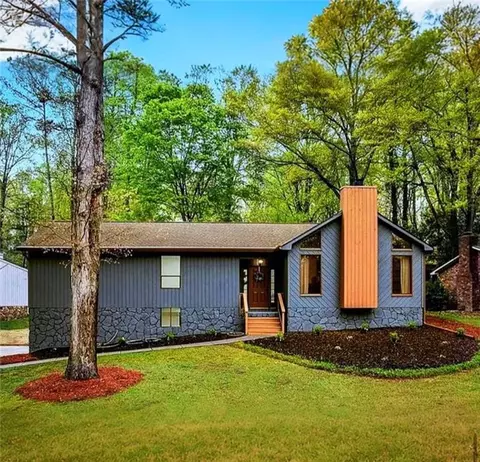 2512 Hidden Hills Dr, Marietta, GA 30066