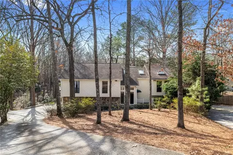 8498 Colony Club Dr, Alpharetta, GA 30022