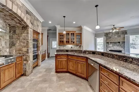 Kitchen - 8630 Valderama Dr, Duluth, GA 30097 photo 5 of 9