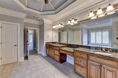 Bath - 8630 Valderama Dr, Duluth, GA 30097 photo 8 of 11