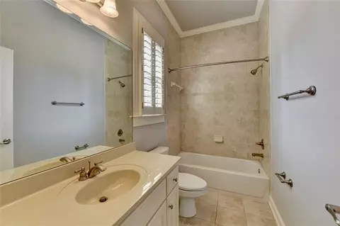 Bath - 8630 Valderama Dr, Duluth, GA 30097 photo 2 of 11