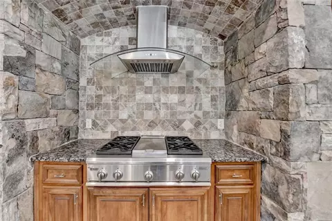 Kitchen - 8630 Valderama Dr, Duluth, GA 30097 photo 7 of 9