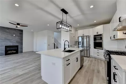 Kitchen - 5945 Springbox Dr, Suwanee, GA 30024 photo 8 of 9
