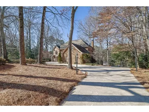 7740 Sagebrush Dr, Atlanta, GA 30350