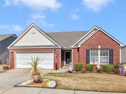 507 Mockingbird Ln, Loganville, GA 30052