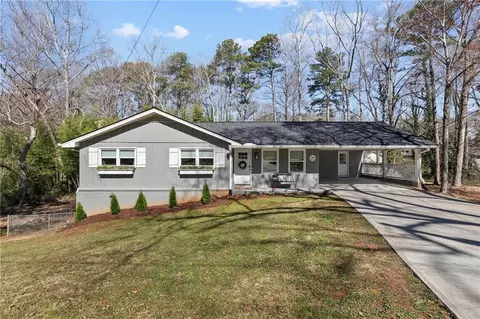 1300 Valley Ct, Roswell, GA 30075