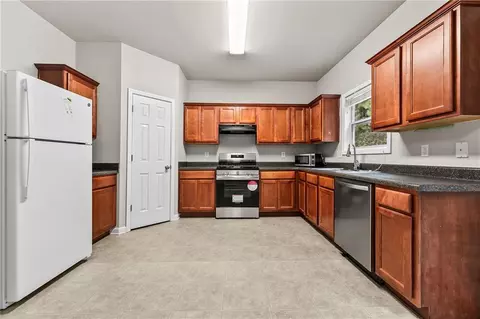 2102 Executive Dr, Duluth, GA 30096 photo 17