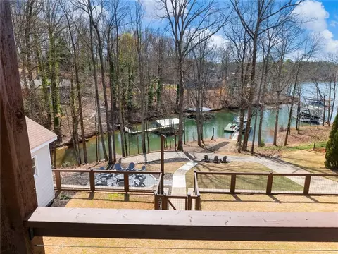 6041 Blackberry Ln, Buford, GA 30518