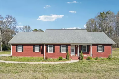 51 Alexander St, Winder, GA 30680
