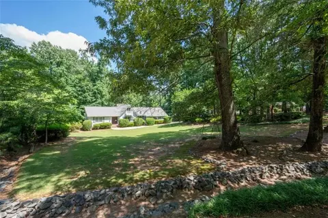 59 Woodlawn Dr, Marietta, GA 30067