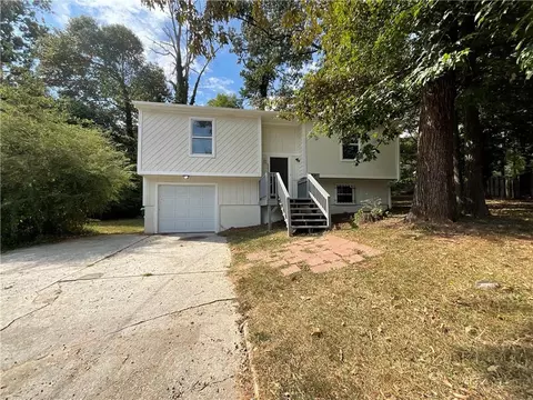 5216 Sweet Air Ln, Stone Mountain, GA 30088