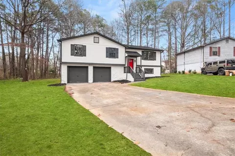 Exterior - 7012 Winter Woods Ct, Morrow, GA 30260 photo 2 of 4