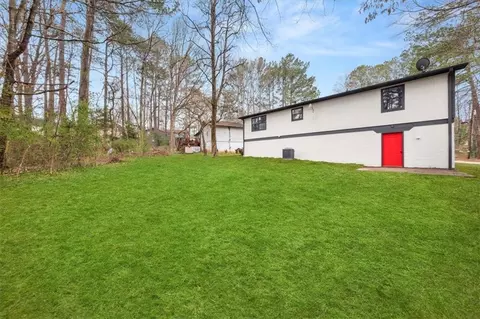 Exterior - 7012 Winter Woods Ct, Morrow, GA 30260 photo 3 of 4