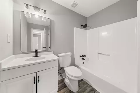 Bath - 7012 Winter Woods Ct, Morrow, GA 30260 photo 2 of 6