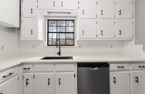 Kitchen - 7012 Winter Woods Ct, Morrow, GA 30260 photo 2 of 5