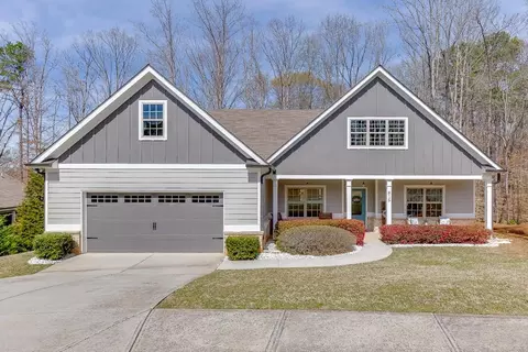 815 Sassafras Ln, Hoschton, GA 30548