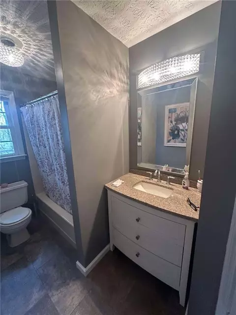 Bath - 7503 E Cherokee Dr, Canton, GA 30115 photo 4 of 7
