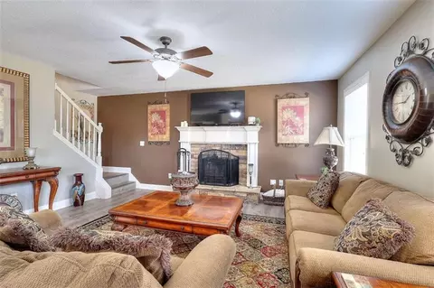 Living - 1688 Dillard Way, Bethlehem, GA 30620 photo 2 of 3