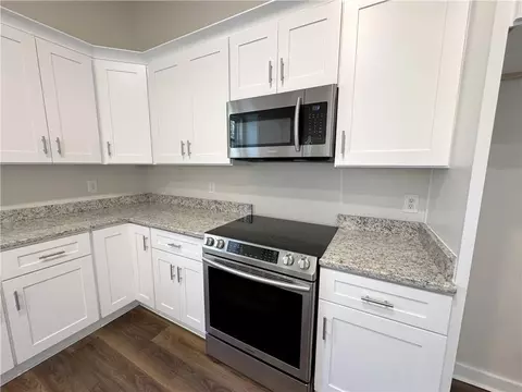 Kitchen - 102 E 14th St SW, Rome, GA 30161 photo 4 of 7