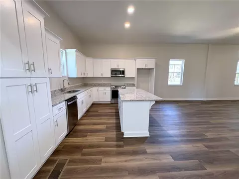 Kitchen - 102 E 14th St SW, Rome, GA 30161 photo 6 of 7