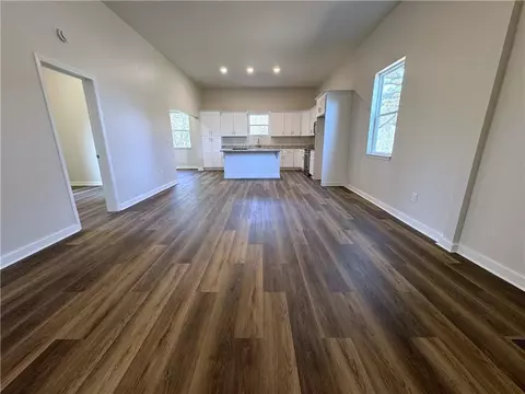 Living - 102 E 14th St SW, Rome, GA 30161 photo 2 of 7