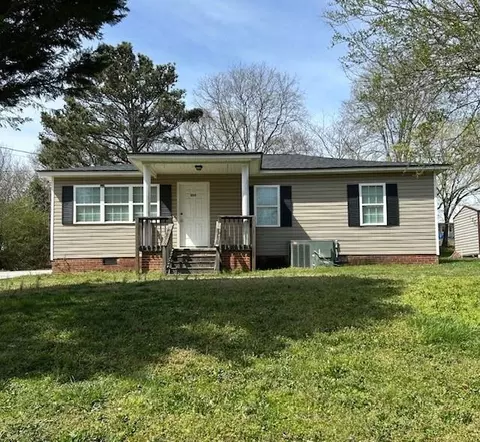 203 Jeep St, Calhoun, GA 30701