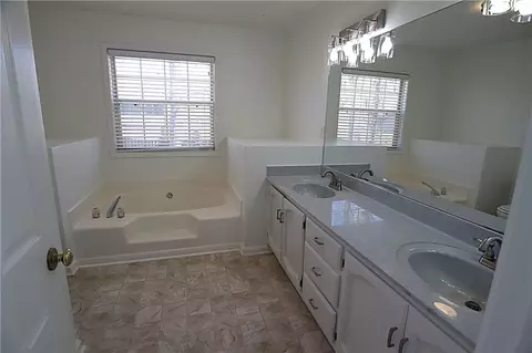 Bath - 4197 Pullman Ln, Austell, GA 30106 photo 10 of 10