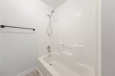 Bath - 4197 Pullman Ln, Austell, GA 30106 photo 3 of 10