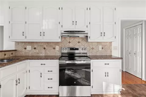 Kitchen - 4197 Pullman Ln, Austell, GA 30106 photo 4 of 6