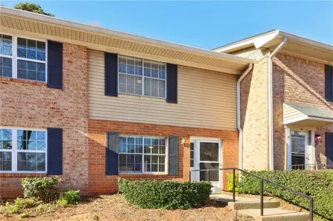 386 Northdale Ct, Lawrenceville, GA 30046