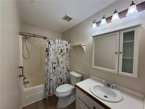 Bath - 641 Cutoff Rd, Jasper, GA 30143 photo 2 of 2