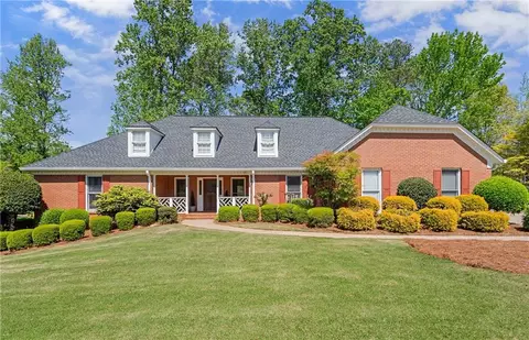 1015 Brooksglen Dr, Roswell, GA 30075