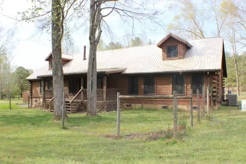 512 E Valley Rd NE, Rydal, GA 30171