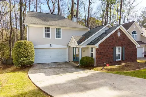 633 N Fairfield Dr, Peachtree City, GA 30269