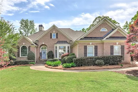 8155 Legends View Ct, Cumming, GA 30028