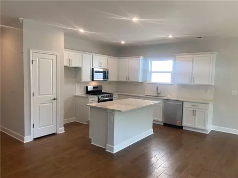 Kitchen - 871 Pineberry Ct, Grayson, GA 30017 photo 3 of 3