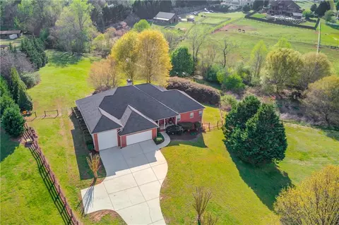 982 Dee Kennedy Rd, Auburn, GA 30011