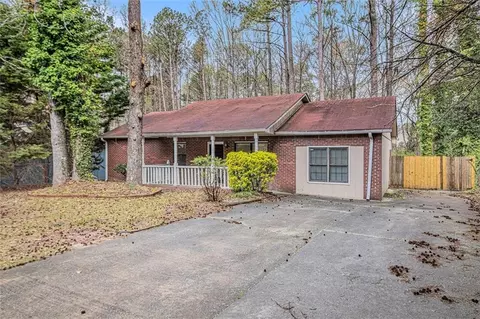 5375 Garvey Dr, Fairburn, GA 30213