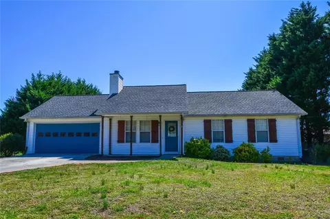 141 King St, Clermont, GA 30527