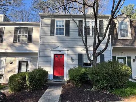 1303 Wedgewood Ct, Atlanta, GA 30350