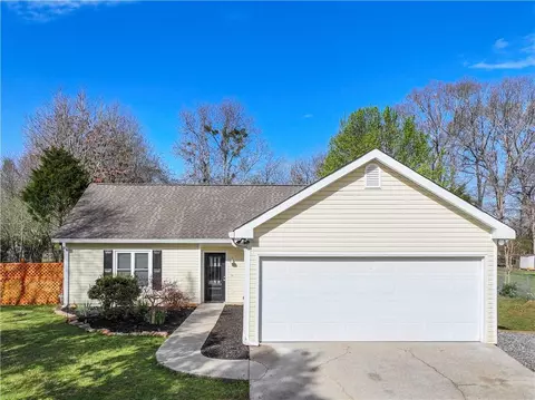 7750 Silversmith Dr, Cumming, GA 30028