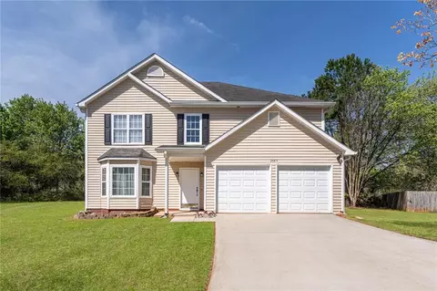 2485 Field Spring Dr, Stonecrest, GA 30058