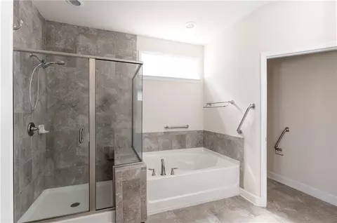 Bath - 746 Firefly Ct, Griffin, GA 30223 photo 1 of 4