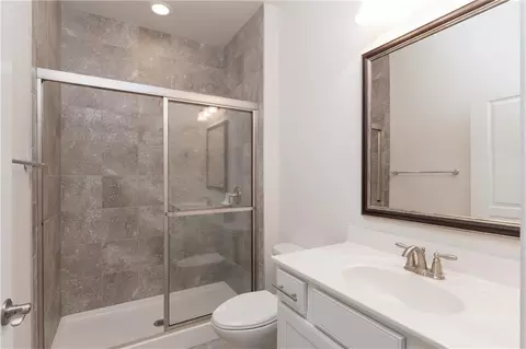 Bath - 746 Firefly Ct, Griffin, GA 30223 photo 4 of 4